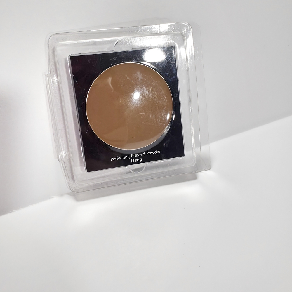 ESTÈE LAUDER | Perfecting Pressed Powder - Deep - Picture 4 of 5